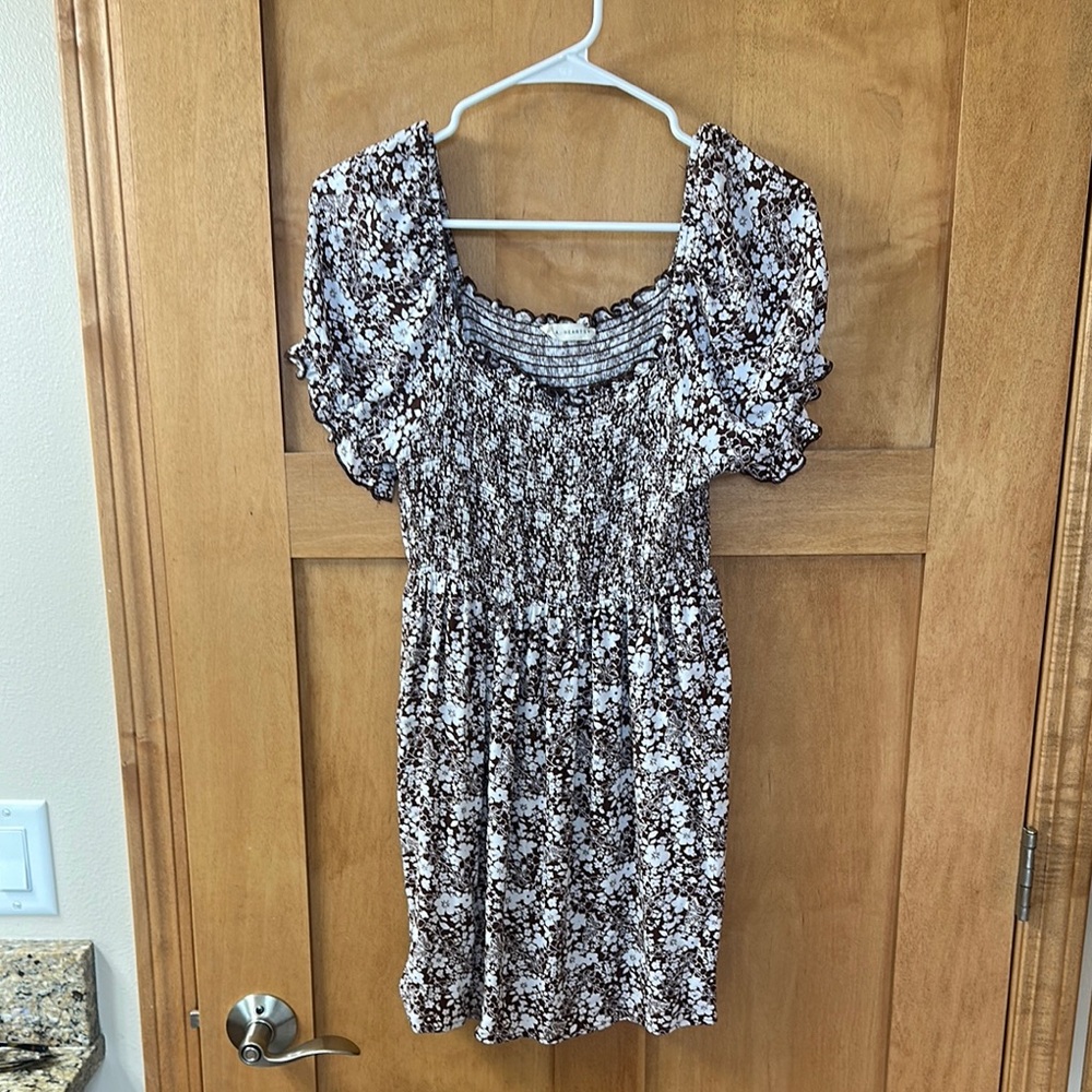 La Hearts Brown and White Smocked Top